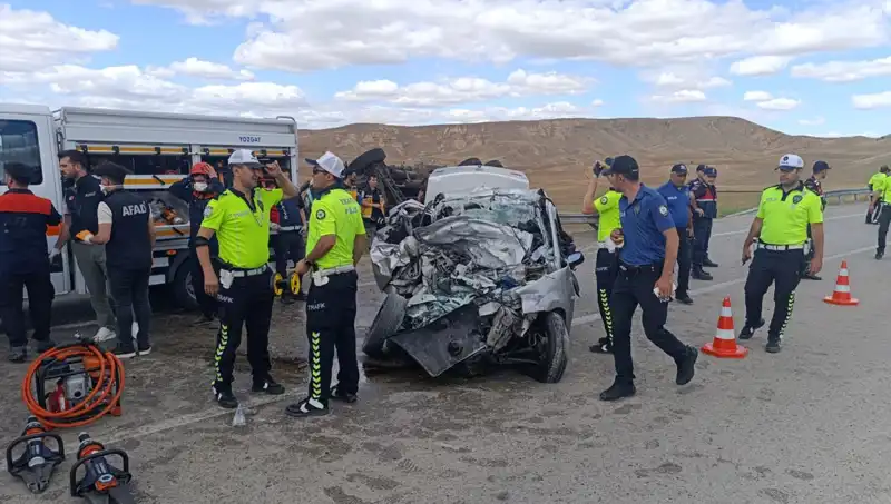 Yozgat'ta Meydana Gelen Feci Trafik Kazasında 3 Can Gitti, 2 Kişi Yaralandı