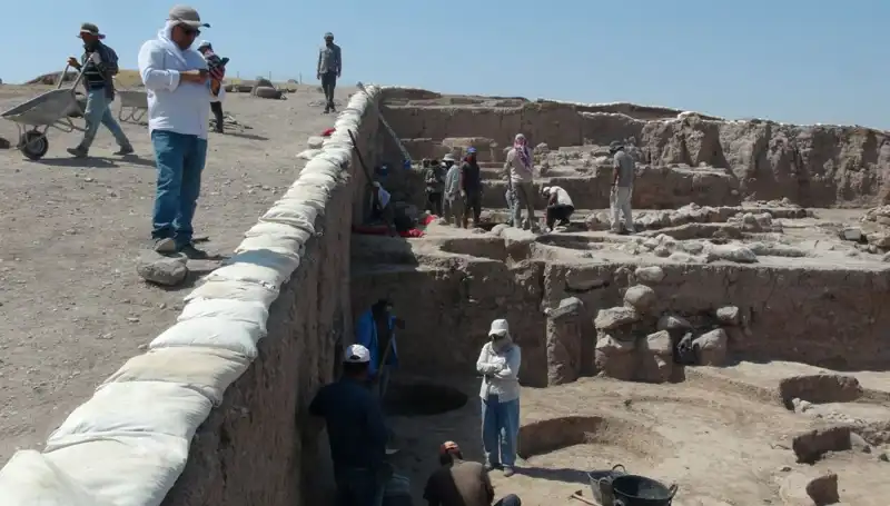 Oylum Höyük'te Sıcak Havaya Rağmen Heyecan Verici Kazı Çalışmaları Devam Ediyor