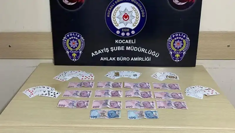 Kocaeli'de Kumar Çetelerine Şok Baskın: 10 Gözaltı ve Kaçak Eşyalara El Konuldu