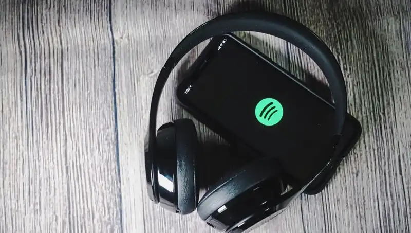 Yapay Zeka Devrimi: Ölü Sanatçılara Yeni Hayat Veren Spotify