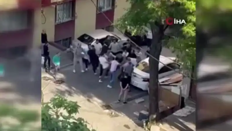 Zorlayıcı Madde Bağımlılığına Karşı Cesur Tepkiler: Sokaklarda Direniş