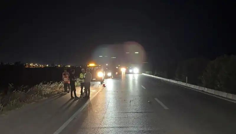 Adana'da Feci Zincirleme Trafik Kazası: Üç Araç Bir Arada
