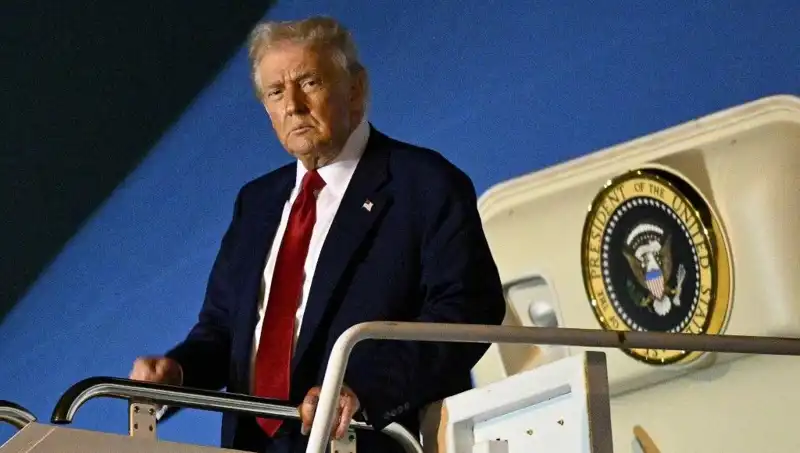 400 Milyon Dolarlık Jet: Katar'dan Trump'a Uçan Lüks Saray Gün Yüzüne Çıktı!