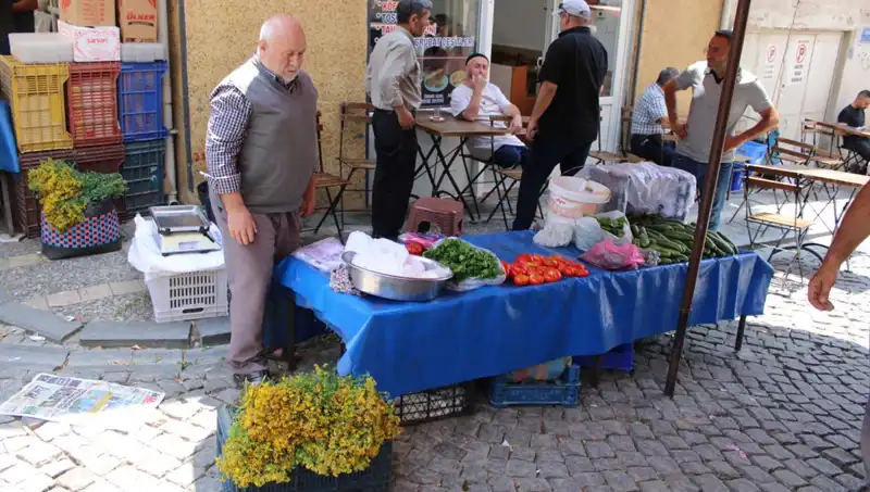 Doğanın Şifası: Dağlardan Elde edilen Şifalı Bitki 30 TL'ye Pazarda!