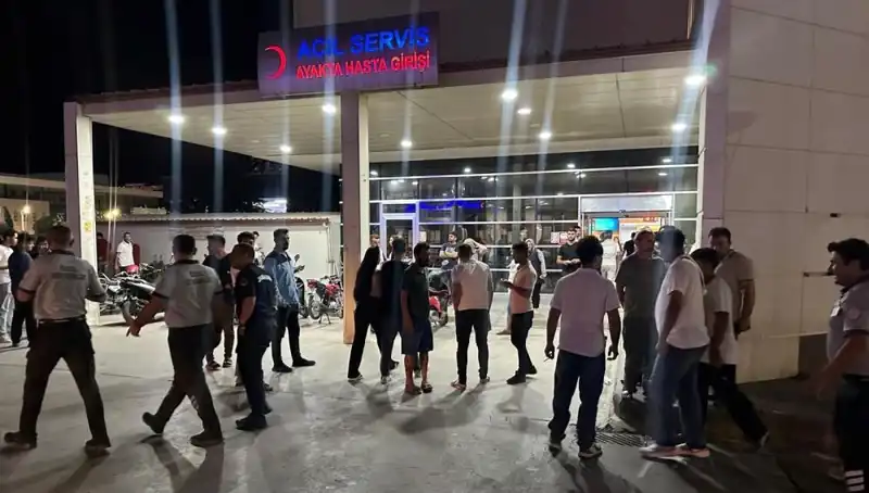 Acil Servis Önünde Tekme Tokat Kavga: Sağlık Çalışanları ve Vatandaşlar Arasındaki Gerilim