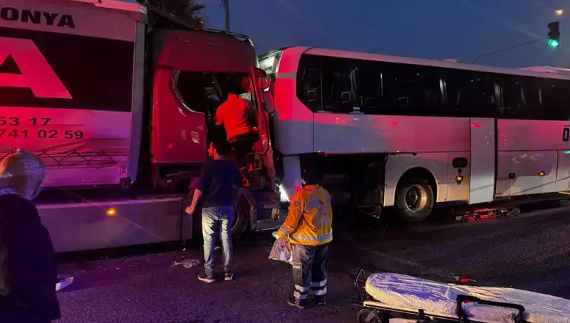 4 Araçlı Zincirleme Trafik Kazasında Can Kaybı: Korkunç Anlar Yaşandı