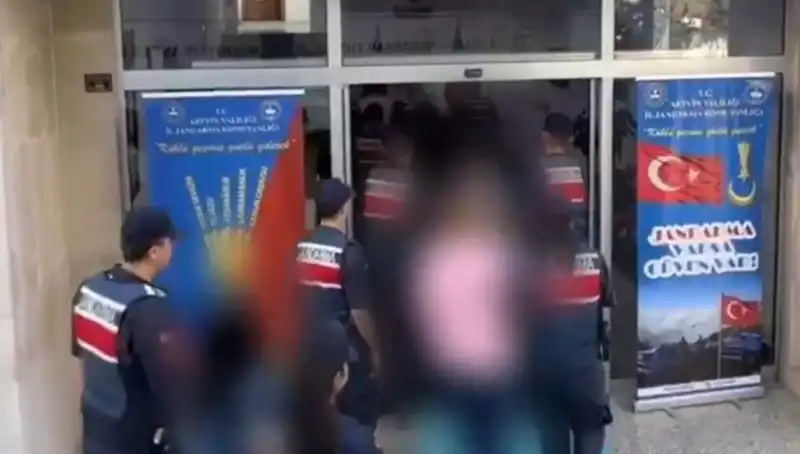 Türkiye’nin 30 İlinin FETÖ İle Mücadelesinde 65 Yeni Tutuklama