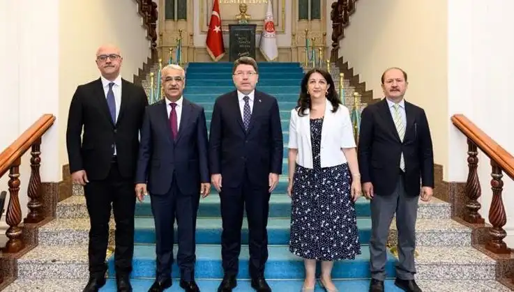 DEM Parti İmralı Heyeti, Adalet Bakanı Yılmaz Tunç ile Kritik Görüşme Gerçekleştirdi