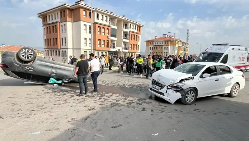 Nurdağı'ndaki Feci Kaza: 6 Çocukla Birlikte 9 Yaralı!