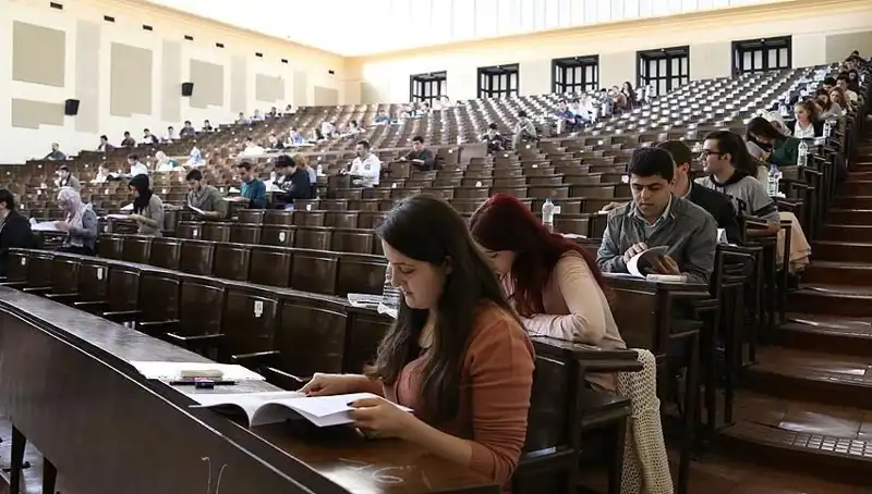 Üniversite Kayıtları İçin Son Gün: Fırsat ve Zorlukları Kaçırmayın!