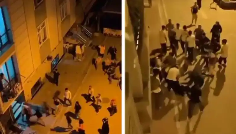 Esenyurt'ta Laf Atma Tartışması Büyüdü, Kavga Çıktı!