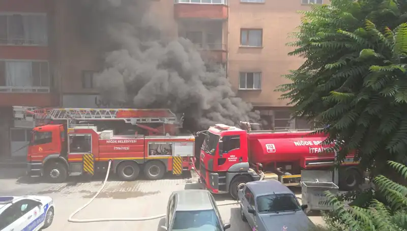 Niğde'de Beyaz Eşya Deposunda Korkutan Yangın: Olayın Nedenleri ve Son Gelişmeler