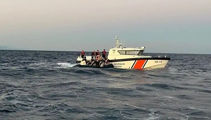 Ayvacık Açıklarında Göçmen Yakalamada Artış: Son Olayda 17 Kişi Kurtarıldı