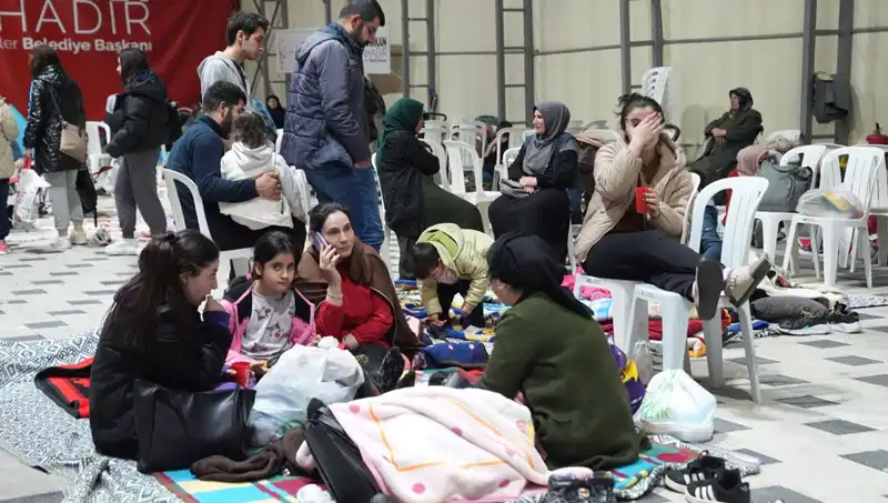 İstanbul’da Geceleri Sokaklarda Geçirenlerin Hikayesi