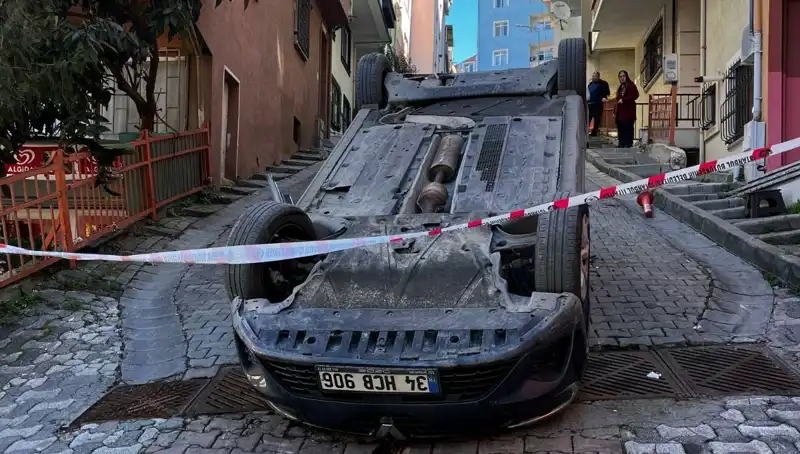 El Freni Çekilmeyen Otomobil Takla Attı: Güvenlik Tehlikesi Mi?