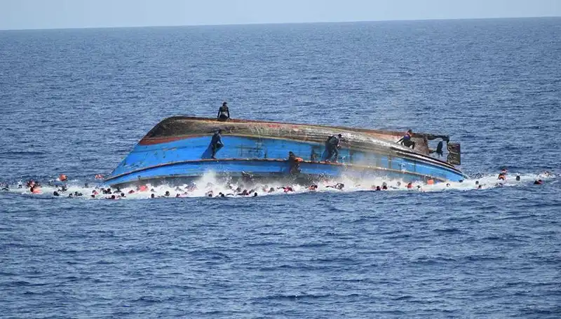 Filipinler'de Gemi Faciası: 4 Ölü, 7 Kişi Kayboldu