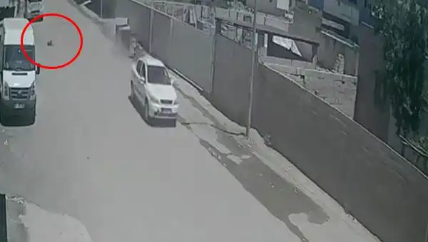 Sır Perdesi Aralandı: Otomobil Çocuğa Çarptı ve Kaçtı!