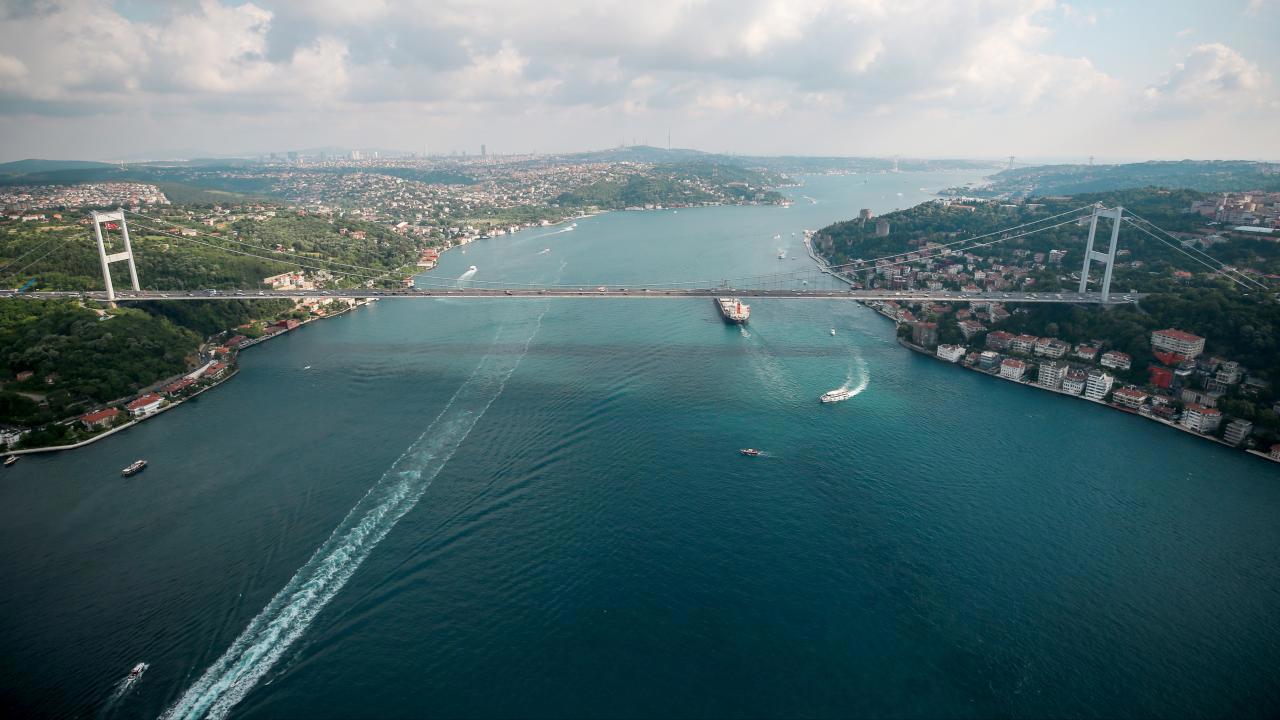 İstanbul Boğazı'nda Gemi Trafik Akışı Normalleşti