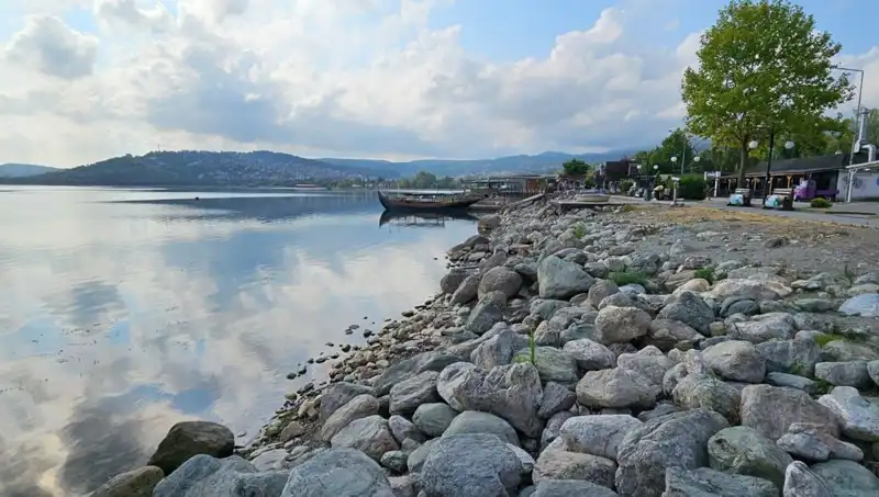 Sapanca Gölü'nde Su Seviyesi Düşüyor: Ekosistem ve Yerel Hayat Üzerindeki Etkileri