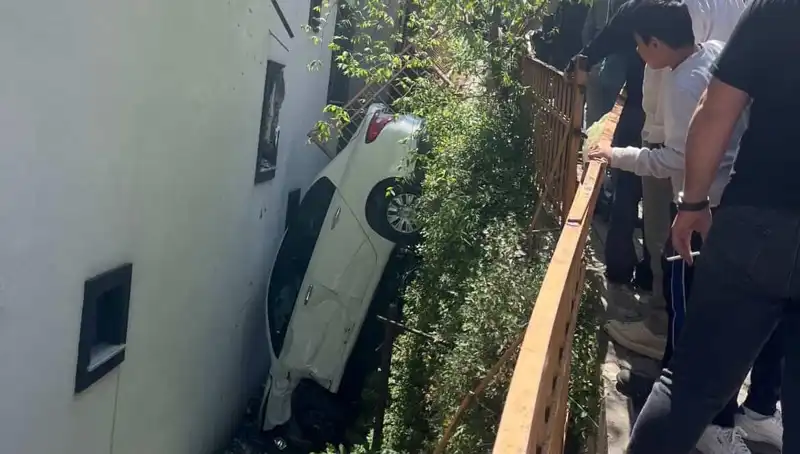 Kağıthane'de Bir Olay: Metrelerce Sürüklenen Kişi Şok Etti