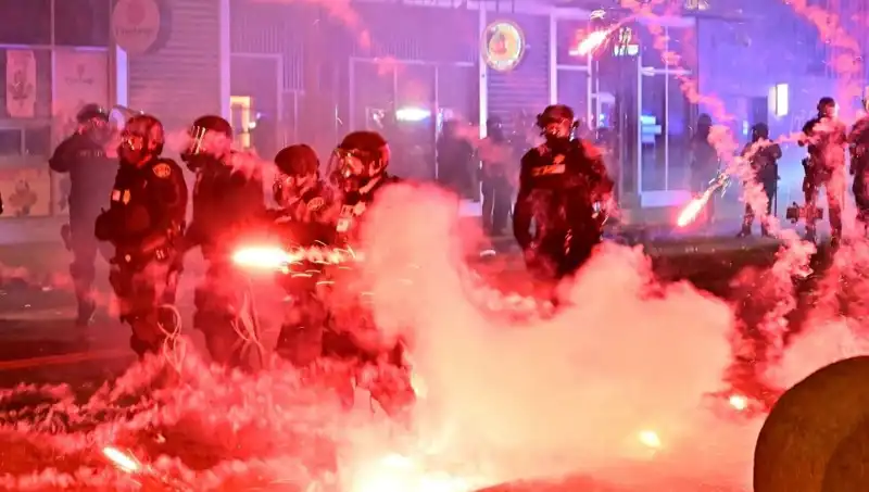 ABD'de Isyan Büyüyor: Los Angeles Protestoları Tüm Ülkeye Yayılıyor
