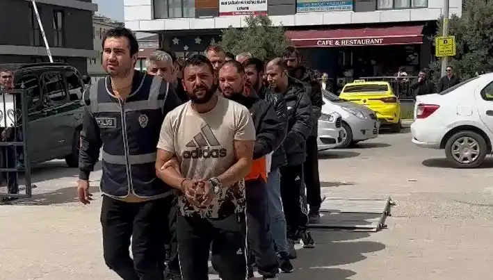 Edirne'de Yıldırım Hızıyla Yapılan Operasyon: Yedi Firari Suçlu Yakalandı