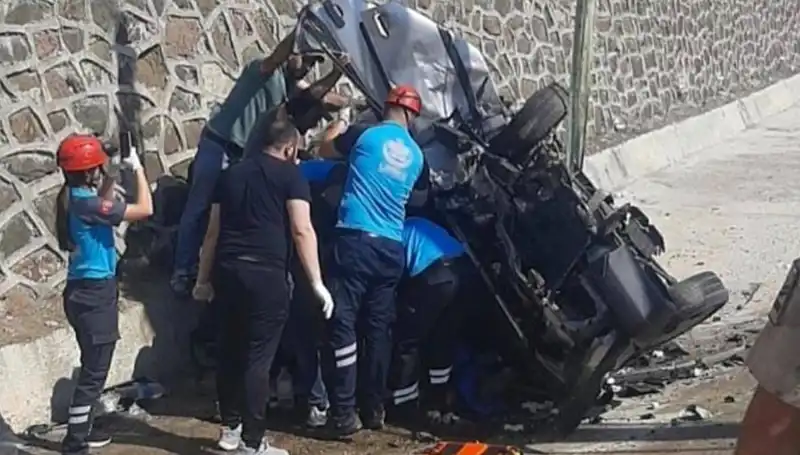 Tunceli'de Kafa Kafaya Çarpışan Araçlar, Üzücü Kaza Detayları ve Kurtarma Süreci