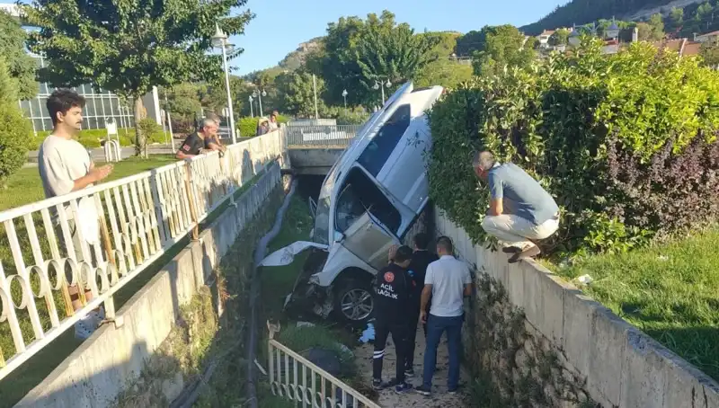 Muğla’da Direksiyonu Kırmak Kazaya Sebep Oldu: Detaylar Şoke Edici!
