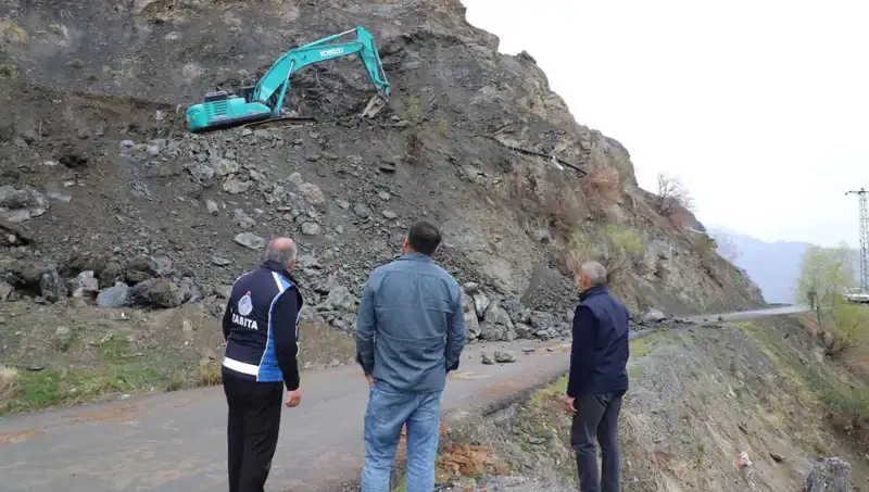 Hakkari’de Kaya Düşmelerine Karşı Alınan Önlemler ve Yapılan Çalışmalar