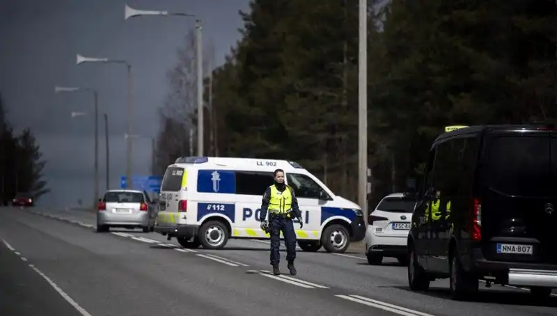 Finlandiya’da Okulda Bıçaklı Saldırı: Öğrenciler Yaralandı, Şüpheli Gözaltına Alındı