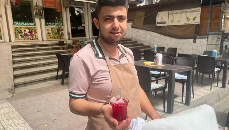 Dağların Zirvesindeki Buz, Haziran'da Sıcakların Karşısında Serinlik Sunuyor