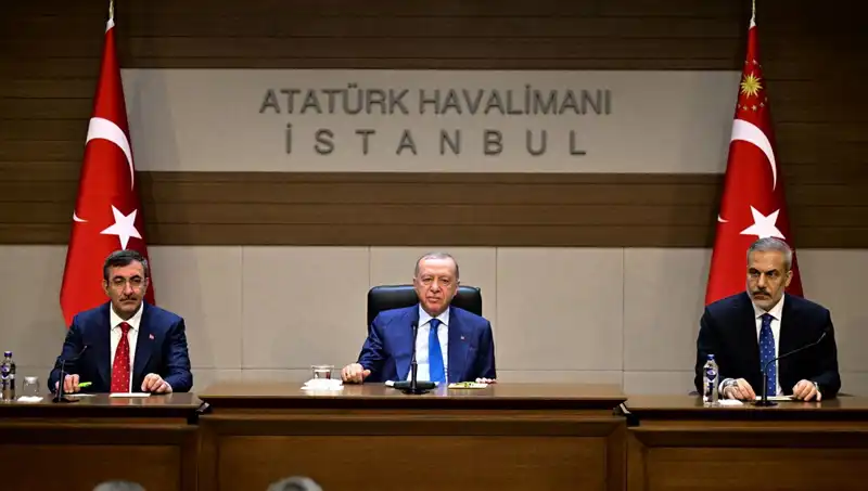 Cumhurbaşkanı Erdoğan'dan Özel'e Sert Yanıt: Gerçekleri Saptırmak Uğruna Sağır Duymaz Uydurur