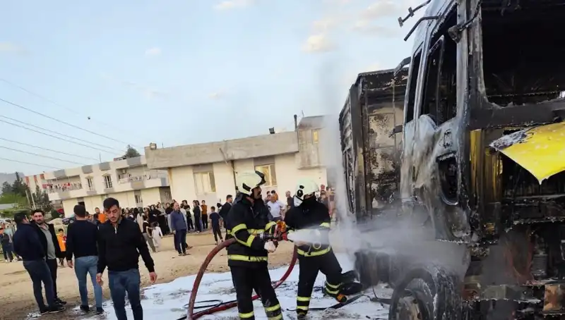 Park Halindeki İki TIR, Alev Alev Yanaraken Neden Yangın Çıktı?