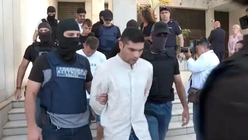 Atina'da Kan Donduran Cinayet: Profesörün Eski Eşi de Gözaltında