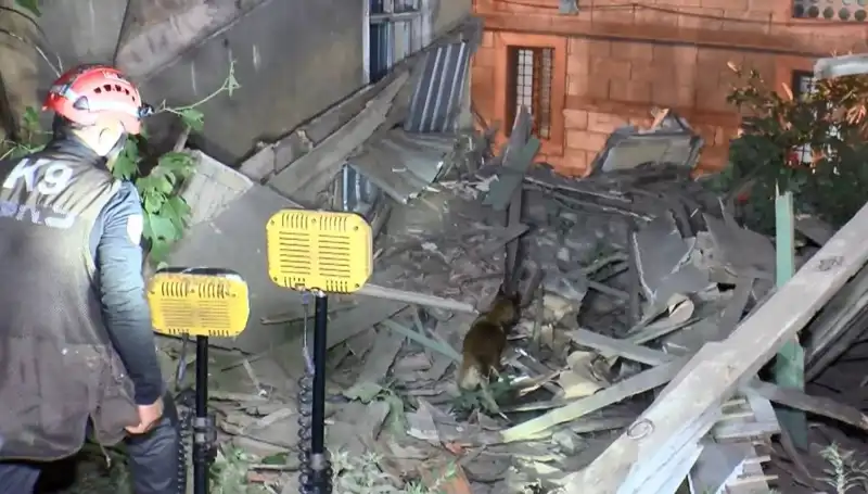 İstanbul’da Deprem Sonrası Çöken Bina İle İlgili Son Gelişmeler