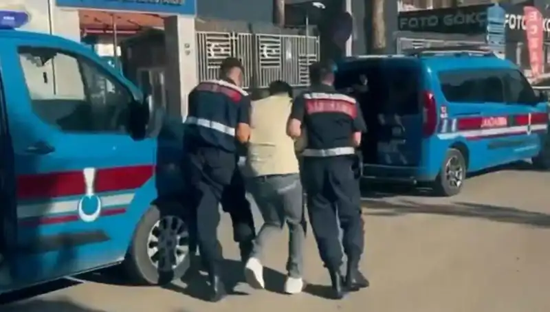 10 İlde Dev Operasyon: 5 Suç Örgütüne Yüzlerce Gözaltı!