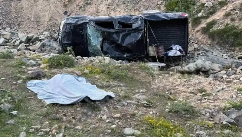Gümüşhane'de Feci Trafik Kazası: 1 Ölü, 5 Yaralı!