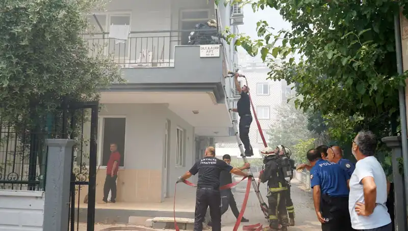 Düşmanlık Korkunç Bir Sona Erdi: Arkadaşının Dairelerini Ateşe Vermek