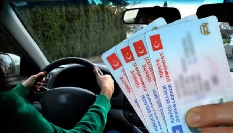 Bitiş Tarihine Dikkat: Ehliyetinizi Yenilemenin 5 Kolay Yolu