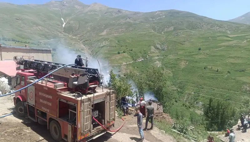 Van'da Yangın Faciası: Bir Çocuğun Hayatını Kaybetmesi Tüm Şehri Sarstı