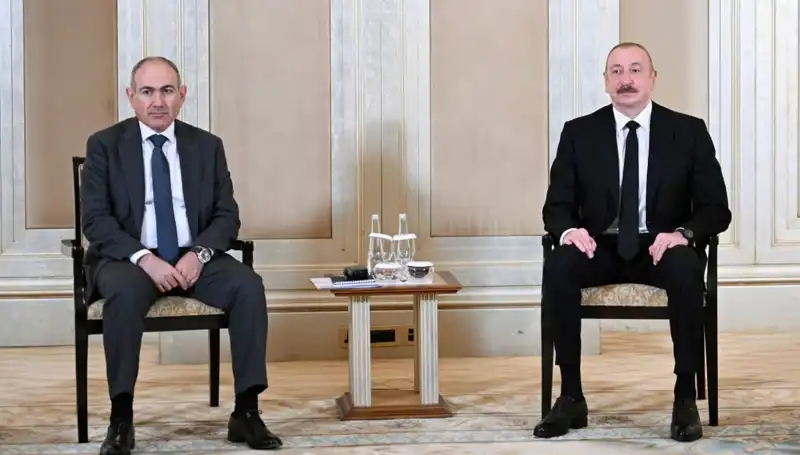 İki Ülkenin Liderleri Abu Dabi'de Barış Görüşmeleri İçin Buluştu