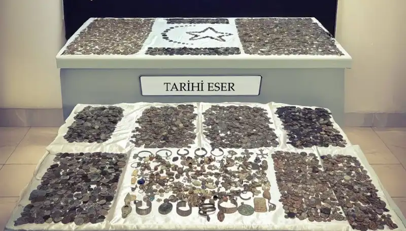 Tarihi Eser Kaçakçılığı: Sınırda 12 Bin 770 Eşsiz Parça Ele Geçirildi
