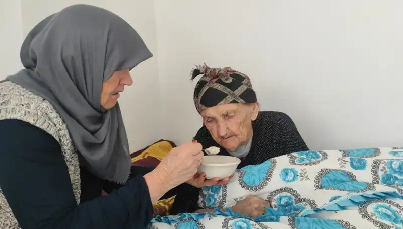 102 Yaşındaki Kezik Nine, Hayatında Hiç Doktora Gitmedi: Uzun Yaşam Sırrı Nedir?