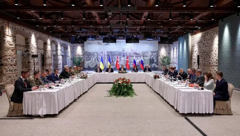 Dünya Genelinde Çalkantı: Putin'in Tarihi Zirvesi Diplomatların Gözdesi Oldu
