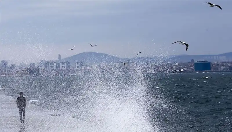 Marmara ve Ege’de Kuvvetli Rüzgar Etkisini Gösteriyor: Önlemlerinizi Alın!