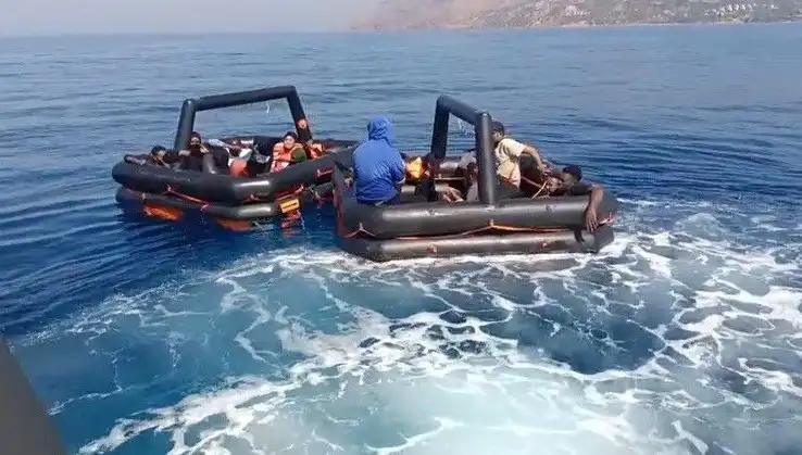 Ayvacık'ta Kaçak Göçmenler Gün Yüzüne Çıktı: Son Gelişmeler