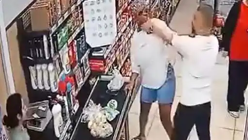 Market Kasa Sırasında Şok Olay: Anne Çocuğunun Önünde Saldırıya Uğradı