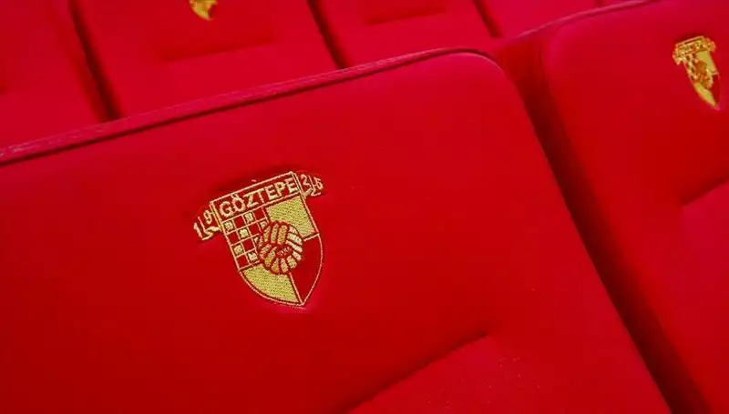 Göztepe, Genç Yetenek Junior Olaitan’la Anlaştı: Futbolseverler Ne Düşünüyor?